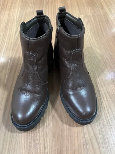Bota de couro
