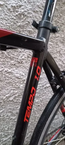 Bicicleta speed trinx tempo 1.0