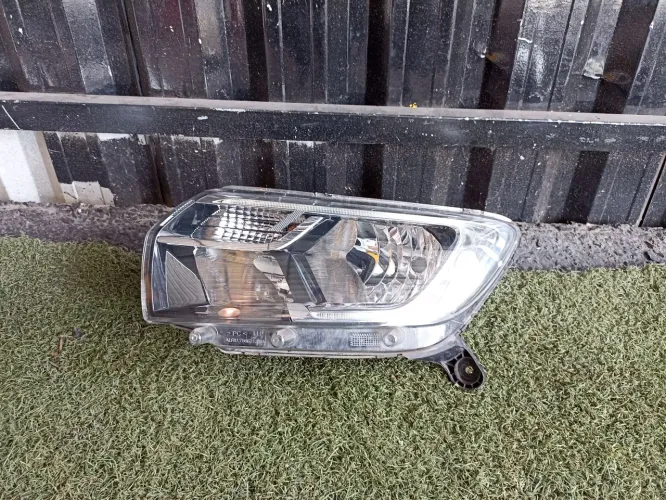 Farol Logan Sandero 2019/2020/2021/2022