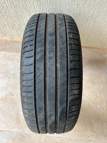 Pneu Michelin Primacy 4 215/55/17