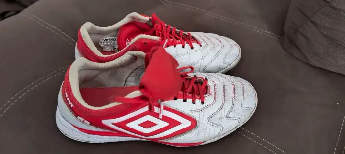 Chuteira futsal umbro master classe pro bump