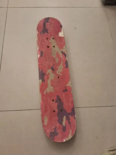 Vendo skate feminino 