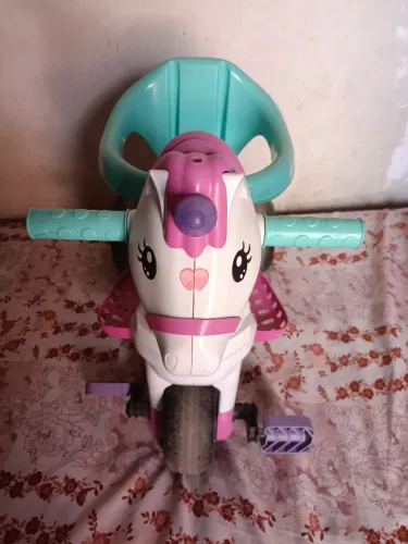 Triciclo unicórnio
