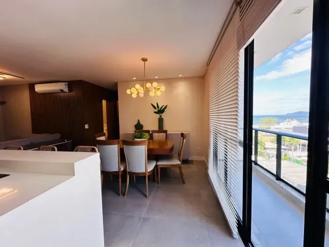 Locação Anual - Apartamento Mobiliado com 3 suítes e 2 vagas - Balneário Camboriú