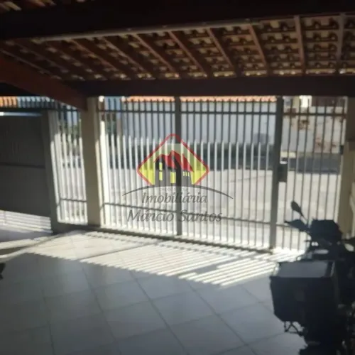 Sobrado a venda em Taubaté, com 3 suítes, sendo 1 Master com Closet , banheira e sacada. O