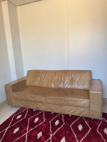 Sofá de couro legítimo 3 lugares 210cm
