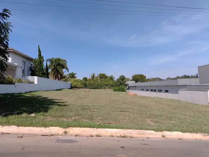 Vendo terreno em Boituva, condomínio fechado, Portal dos Lagos.