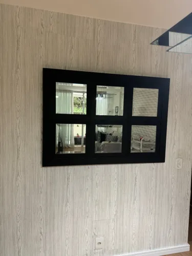 Espelho Decorativo com Moldura Preta - Design Moderno