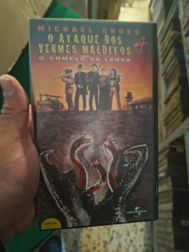 VHS O Ataque dos vermes malditos 4 - dublado