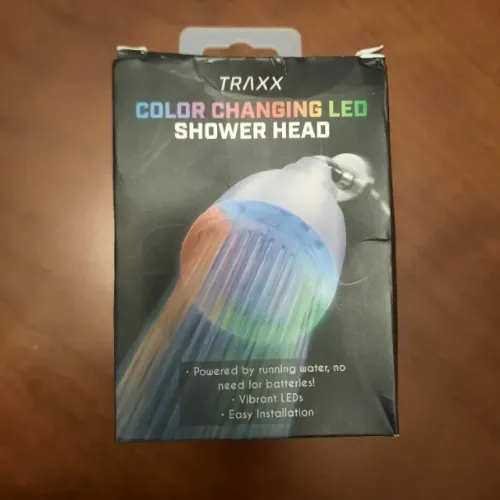 chuveiro led colorido traxx com luzes brilhantes led coloridas, novo, não necessita pilhas