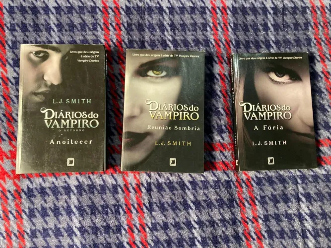 Livros - Diário de uma Vampiro de L. J. Smith<br>