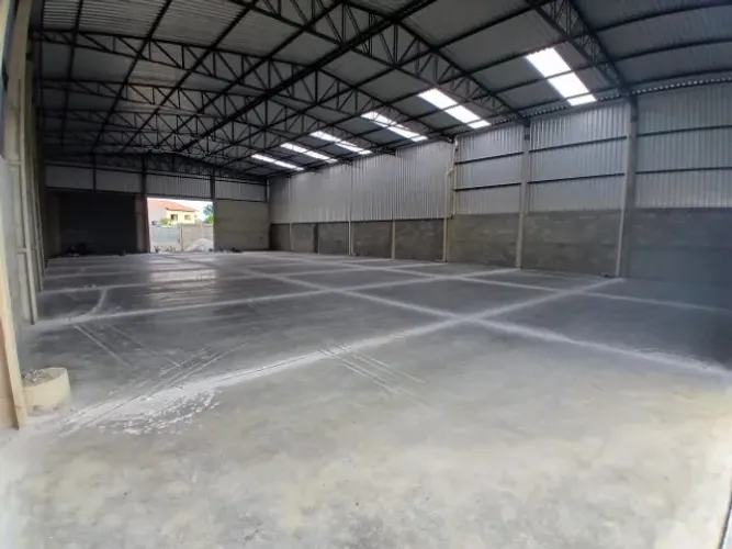 Alugo galpão com 650,00m² em Vitória da Conquista