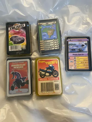 Cartas colecionáveis Super Trunfo