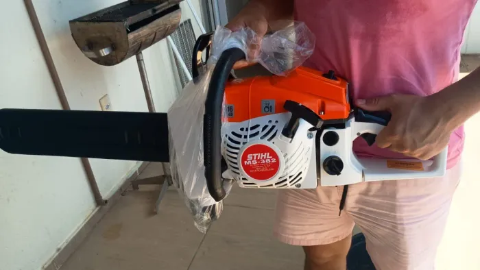 VENDO MOTO SERRA E ROÇADEIRA NOVA 