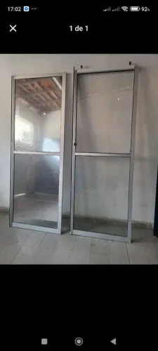 Porta de vidro 450,00