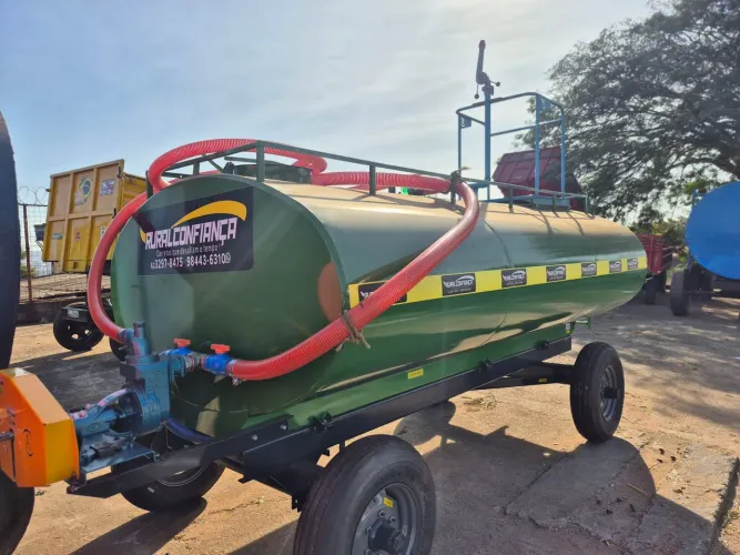 Carreta tanque de vários tamanhos com ou sem bomba *