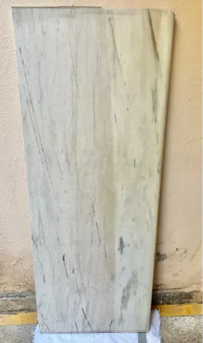 Tampo de mesa em mármore branco