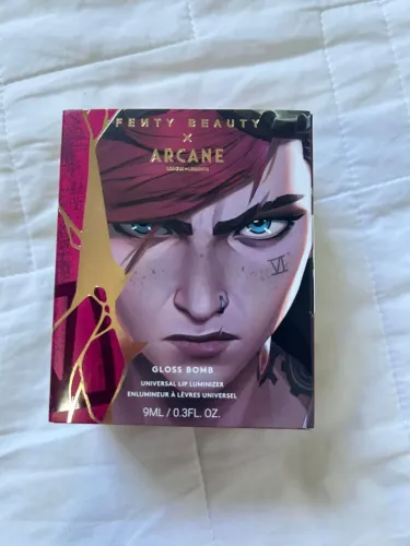 Gloss Fenty Beauty x Arcane Vi