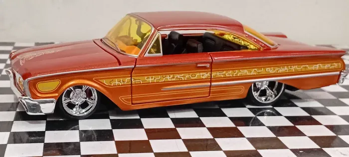 Miniatura Ford Starliner 1960 Allstars Maisto
