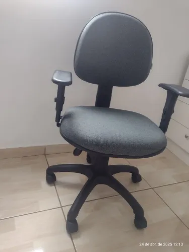 Cadeira de Escritório Giratória