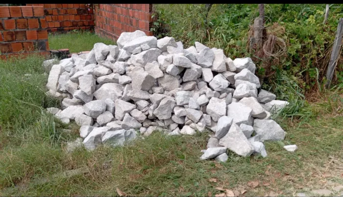 Pedra de alvenaria para construção, entrega rápida.