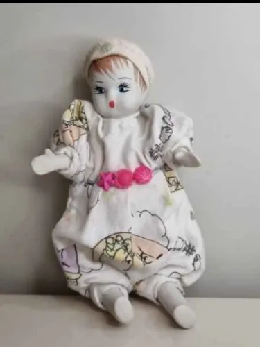 Boneca Camponesa em Porcelana 