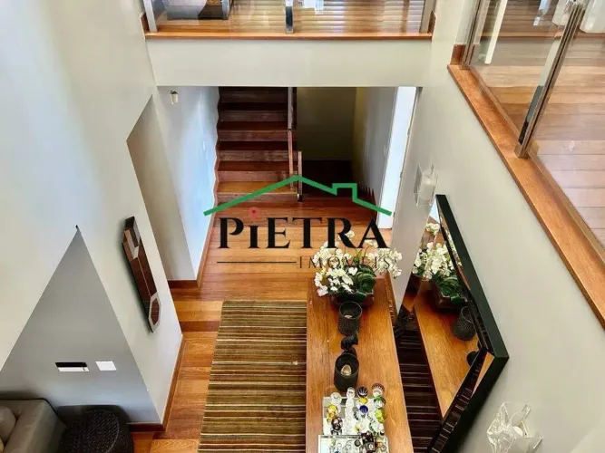 Casa com 4 Quartos e 6 banheiros à Venda, 612 m² por R$ 6.200.000