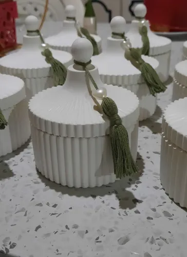 Lembrancinha porta-joias em gesso 