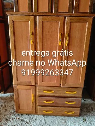 Guarda roupa de madeira novo 