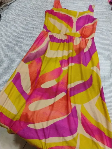 Vestido Colorido com Estampa Abstrata