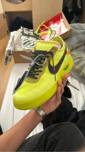 Nike Air Force 1 x Off White ?Volt?