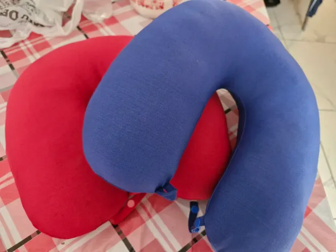 Travesseiros de Viagem - Azul e Vermelho