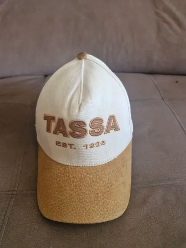 Boné Tassa Est. 1996