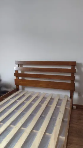 Cama de Casal de Madeira Imbuia