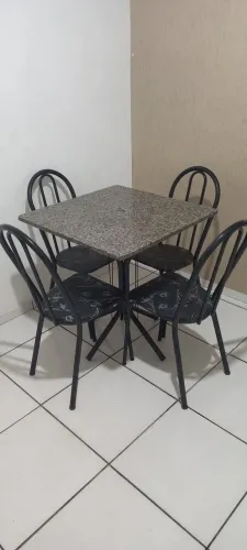  Mesa com cadeiras seminova *ENTREGO*