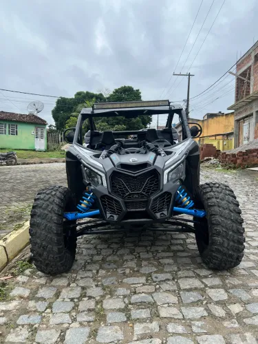 Vendo ou troco utv Maverick x3 2018