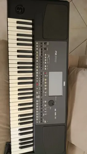 Teclado Korg Pa 600