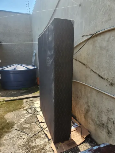 Base de cama casal (1,88 m x 1,38 m) valor negociável 