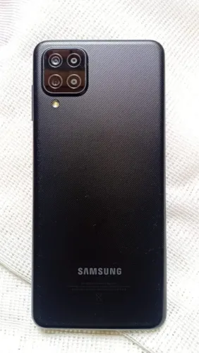 Samsung Galaxy A12 por 450 reais 