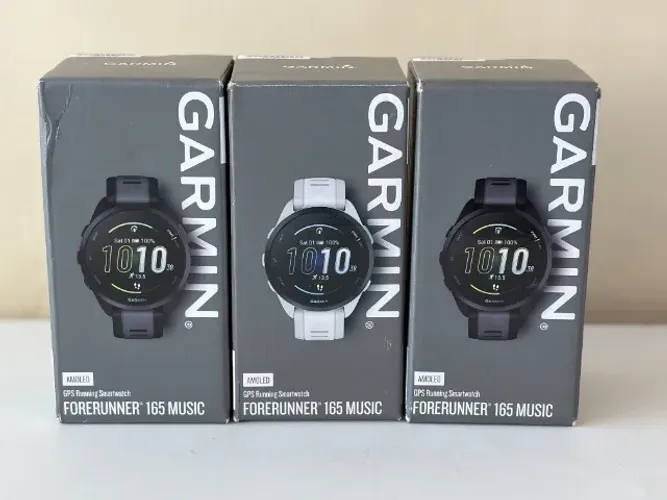 GARMIN FORERUNNER 165 MUSIC - PRETO E BRANCO - NOVO - LACRADO NA CAIXA 