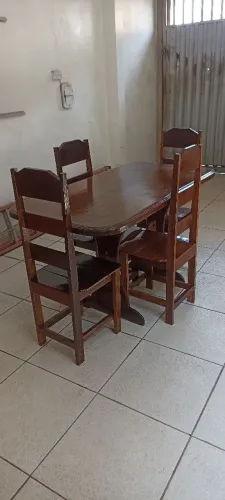 Mesa de Angelim 4 cadeira
