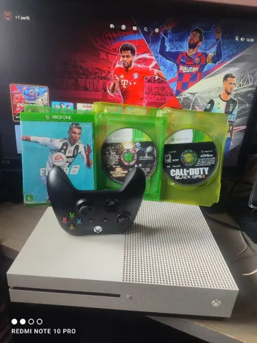 Xbox one S  HD 1 tera 