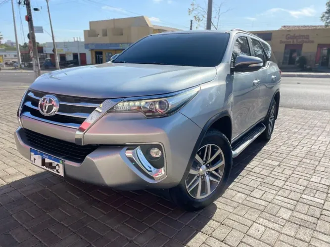 Toyota Hilux SW4 SRX 4X4 2.8 TDI 16V Dies. Aut. 2019