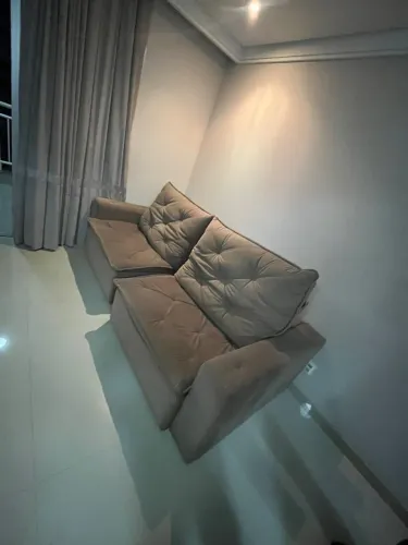 Sofá 3 Lugares Bege Confortável - Ótimo Estado