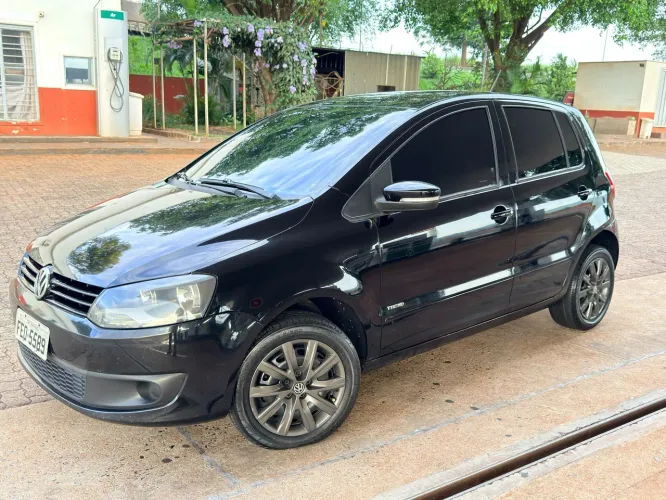Volkswagen Fox 1.0 MI Total Flex 8V 5P 2013