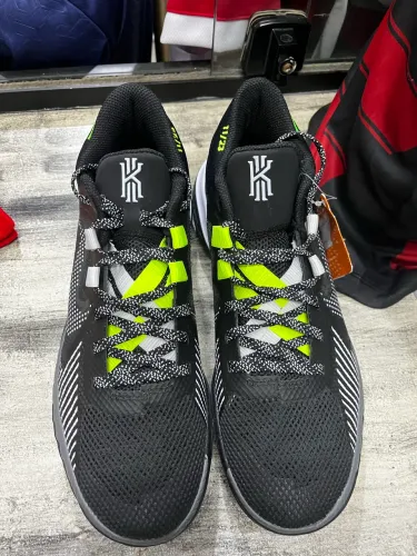 Tênis Nike Kyrie (Air Zoom) - Original / Perfeito para Basquete e Corrida