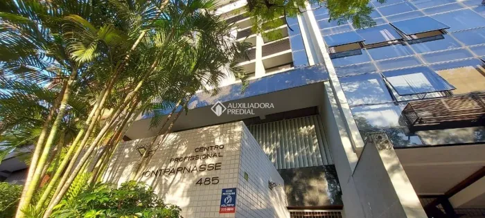 Sala Comercial de 36 m² na Av. Iguassu ? PETRÓPOLIS