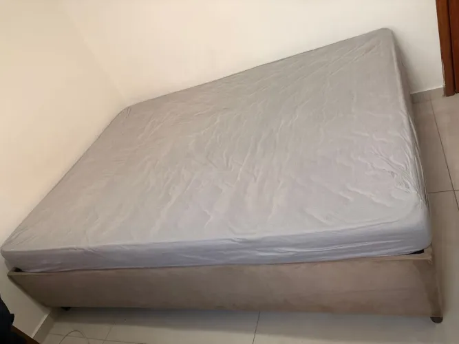 Cama casal com colchão