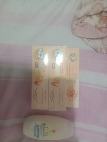 Vendo pomadas de assadura e um hidratante