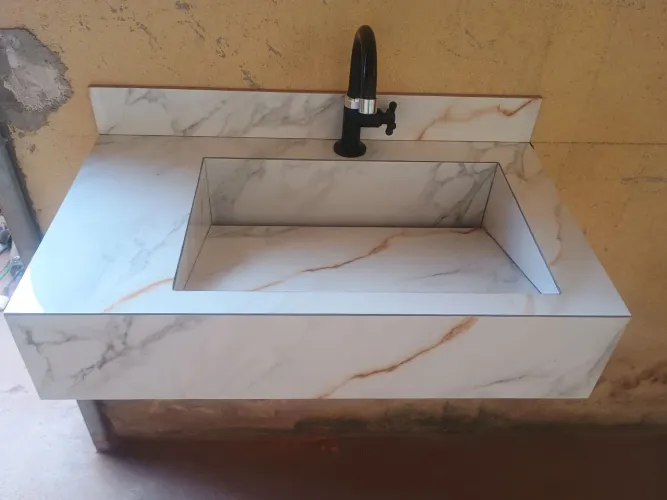 Pia esculpida com fundo rampado 69.5x40x15